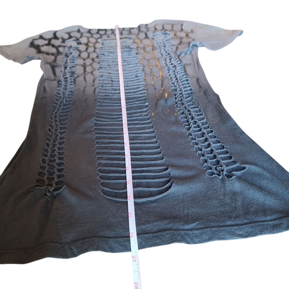 Sugar & Rox By Buckle Womens Grey Ombre Cut Out V-neck Tee Size Medium - Picture 9 of 9